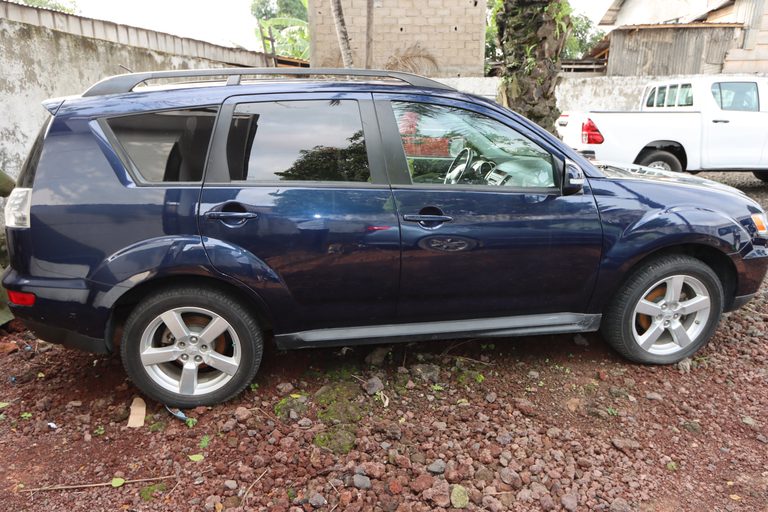 Mitsubishi Blue Black